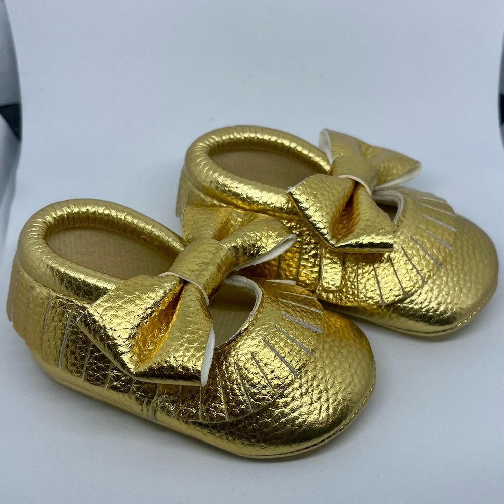 NEW Infant Baby Girl Moccasin 6-12 Mo Gold Metallic